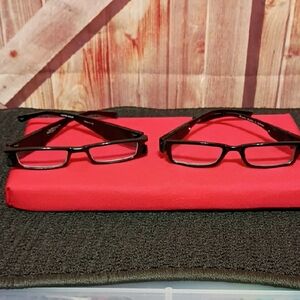 Pair Of 150 Magnifying Reading Glasses That Have Lights Need Batteries